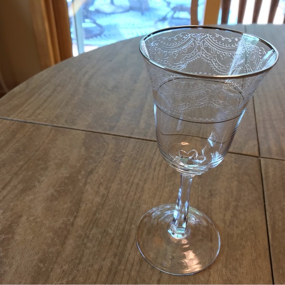 Lenox Vintage Etched Wine Glasses - Fair Lady pattern - set of 3 - Like new - Picture 3 of 7